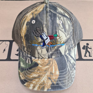 Beechfield Camo/Leather Cap w/ Embroidered Duck Pattern