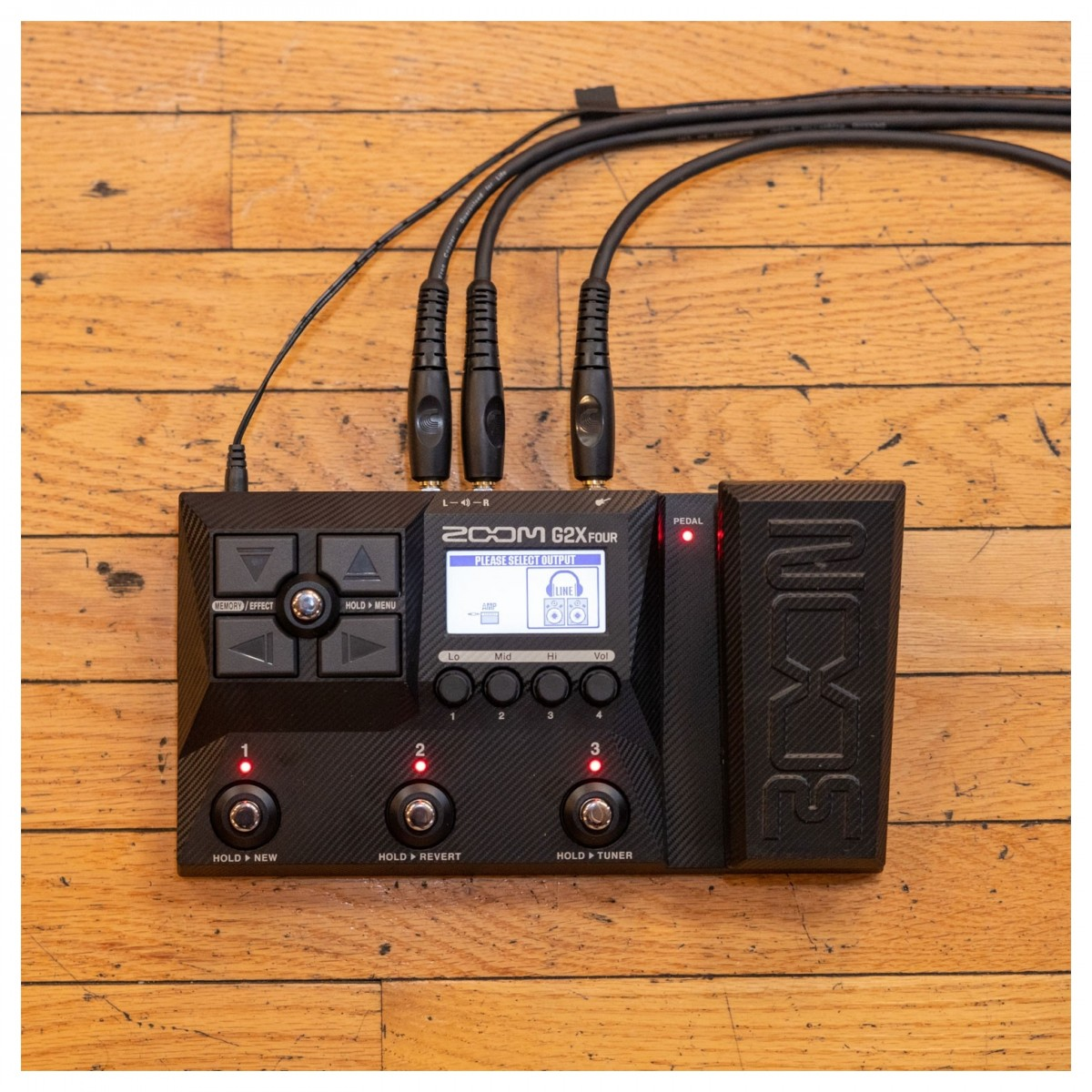 Zoom G2X Four Guitar Multi Effects unit with Expression Pedal