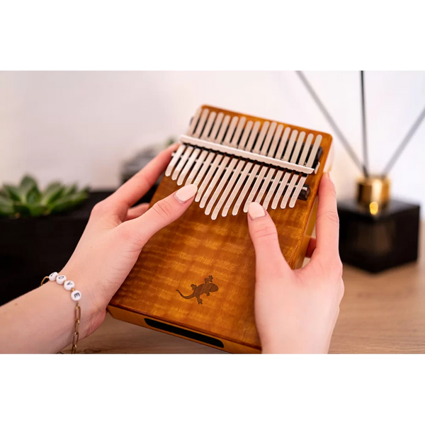 Ortega Kalimba, 17 Keys / C Major (Solid Golden Phoebe)