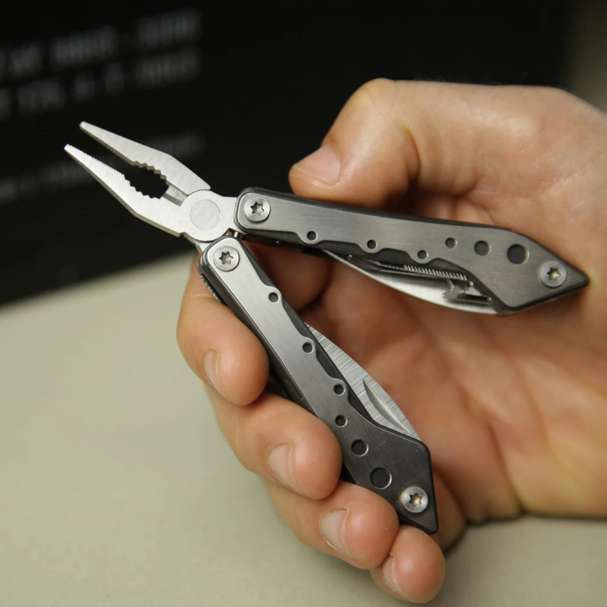 True Utility Usb True Utility 10 in 1 Mini-Multi Tool – DENNISTONS